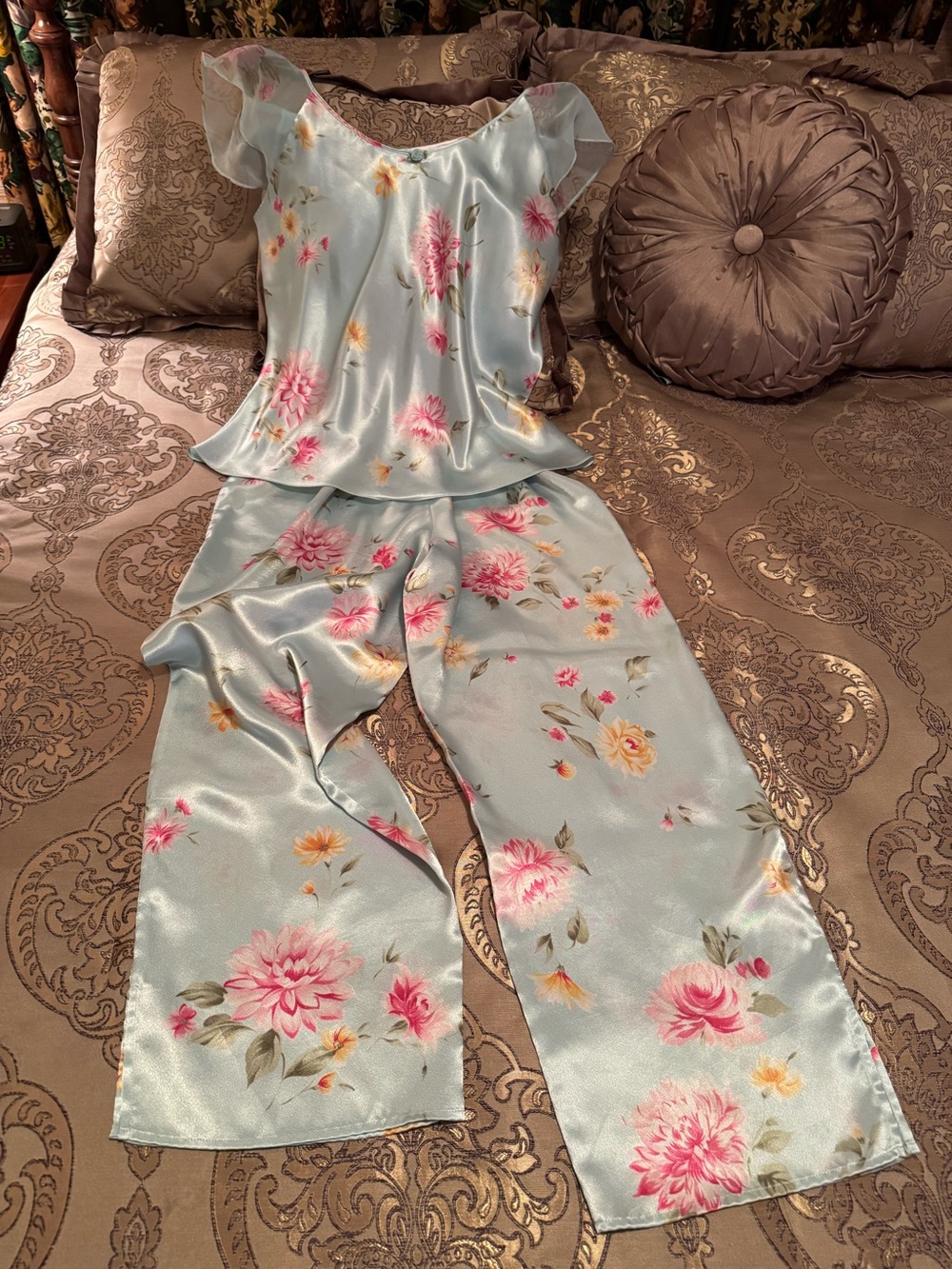 Oscar de la Renta Vintage Floral Three Piece Peignoir Set